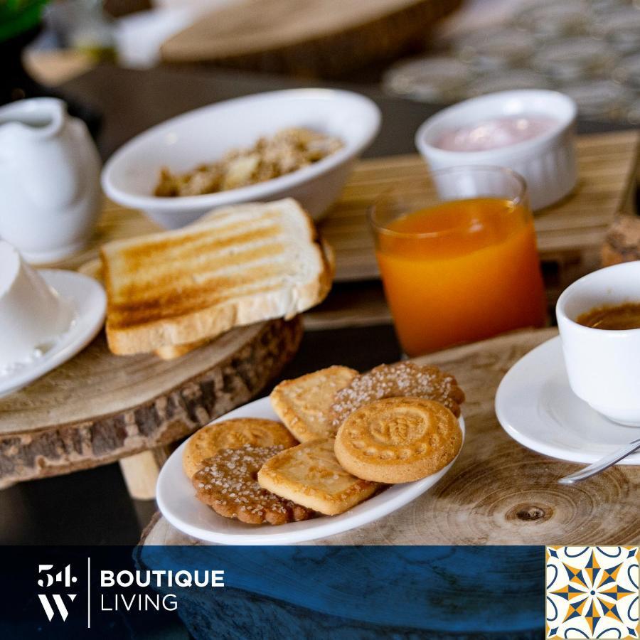 ガルブ Fiftyfour West Boutique Living Bed & Breakfast エクステリア 写真