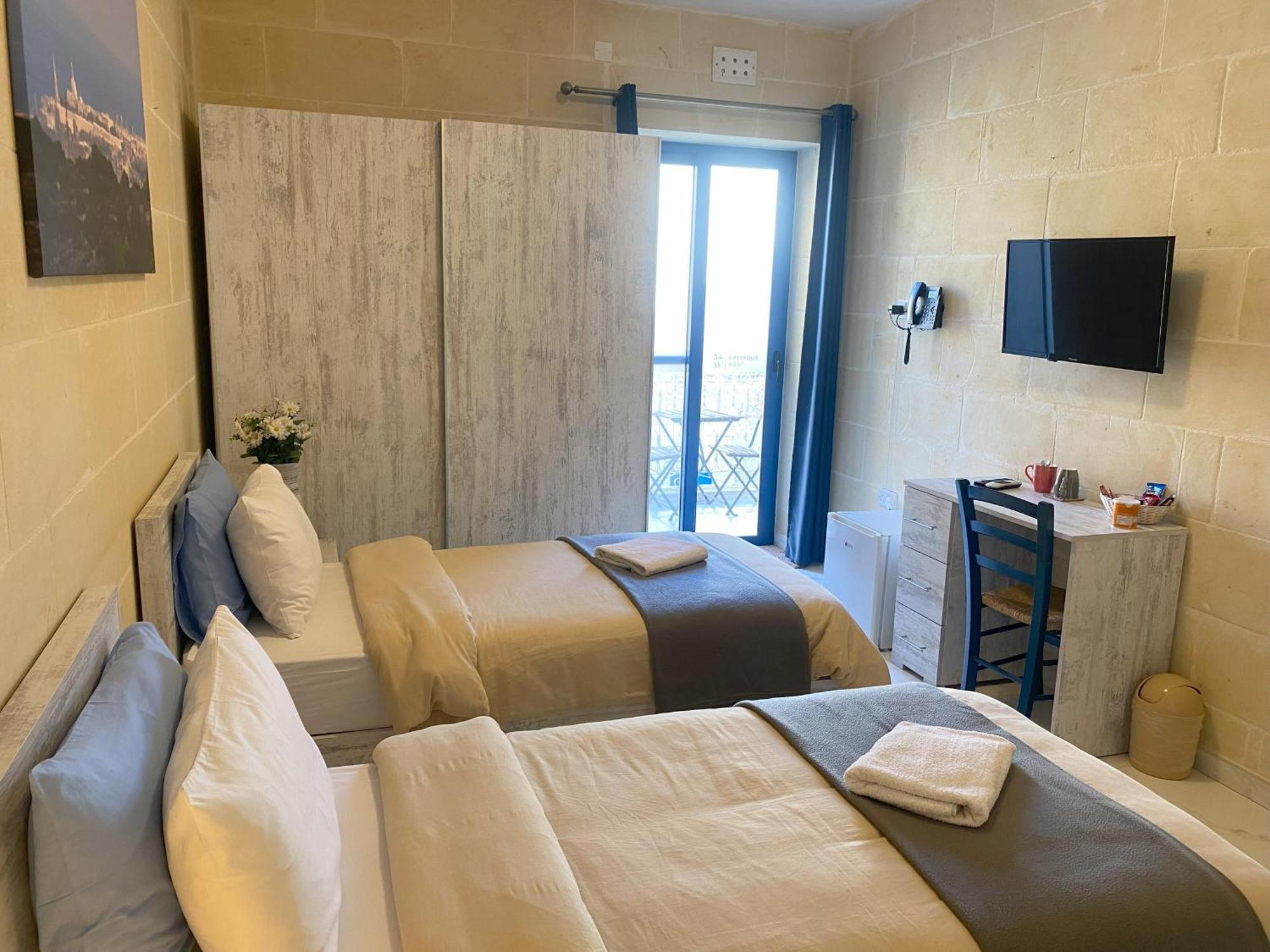 ガルブ Fiftyfour West Boutique Living Bed & Breakfast エクステリア 写真